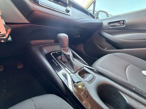 Used 2022 Toyota Corolla LE image 19