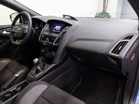 Used 2017 Ford Focus RS image 13
