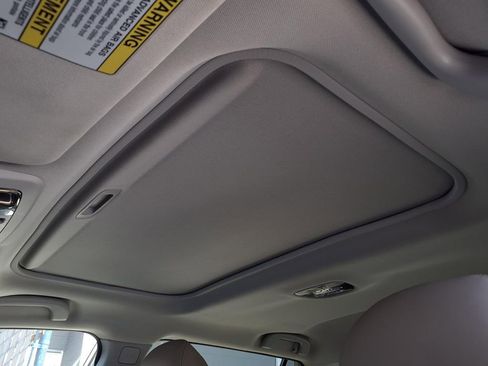 Used 2018 Subaru Outback 2.5i Limited AWD/4WD image 16