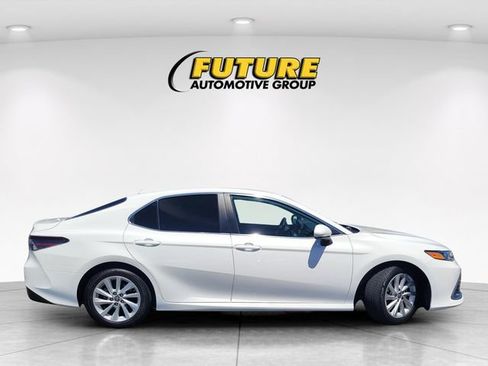 Used 2022 Toyota Camry LE FWD image 3