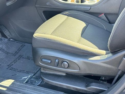 Used 2023 GMC Acadia SLE w/ Driver Convenience Package image 26