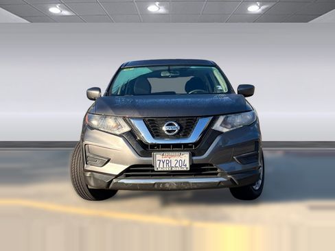Used 2017 Nissan Rogue S image 4