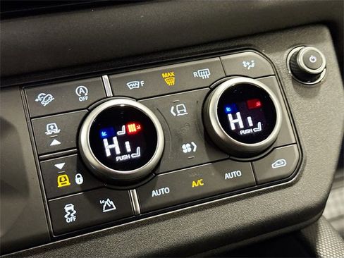 Used 2023 Land Rover Defender 110 75th Limited Edition image 16