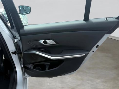 Used 2019 BMW 330i Sedan image 26