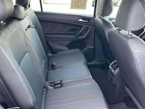 Used 2023 Volkswagen Tiguan SE image 16