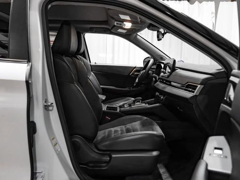 Used 2024 Mitsubishi Outlander SE image 38