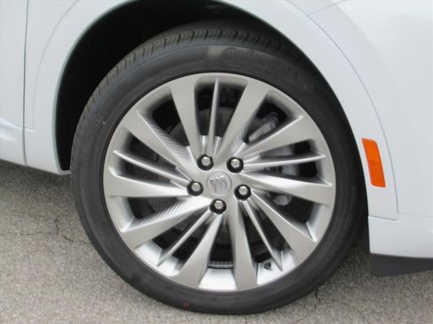 New 2026 Buick Envision Avenir image 8