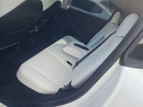 Used 2024 Tesla Model Y Long Range image 5