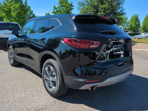 Used 2025 Chevrolet Blazer LT FWD image 4