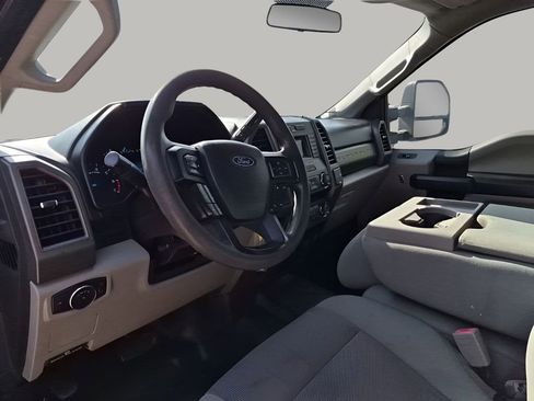 Used 2019 Ford F250 XL w/ Power Equipment Group image 28