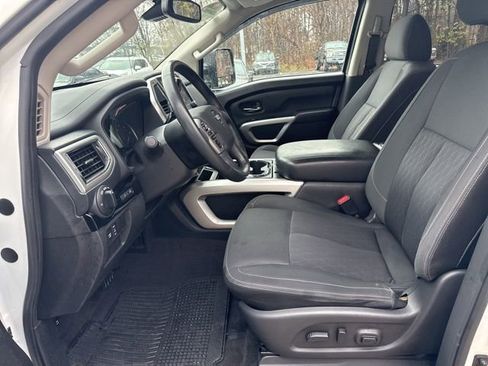 Used 2021 Nissan Titan SV w/ SV Convenience Package image 13