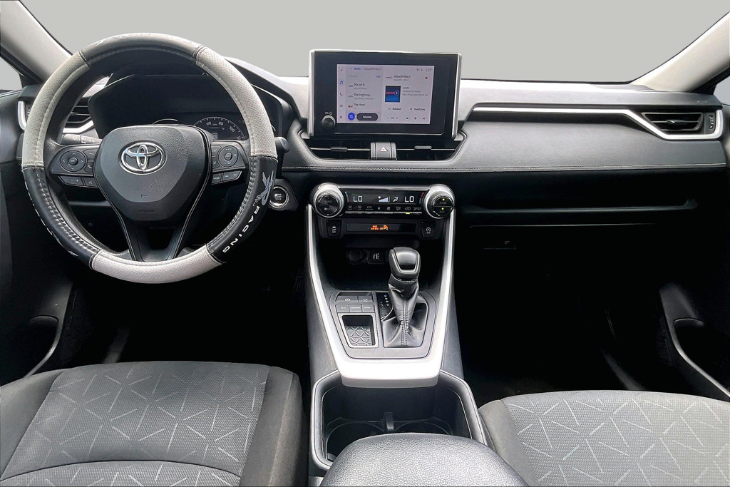 Used 2024 Toyota RAV4 XLE FWD image 7