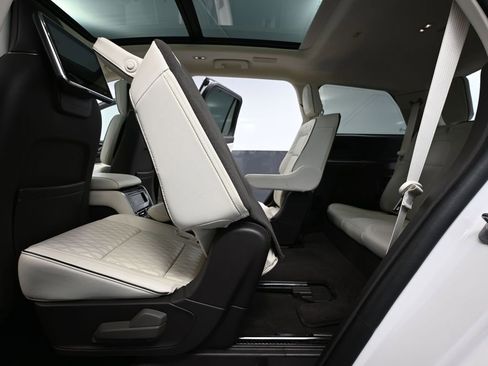 Used 2023 Lincoln Aviator Black Label w/ Dynamic Handling Package image 41