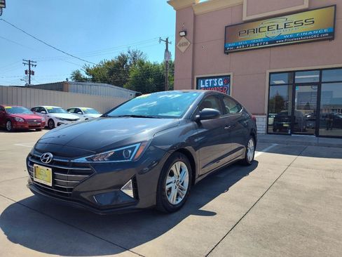 Used 2020 Hyundai Elantra SEL FWD image 8