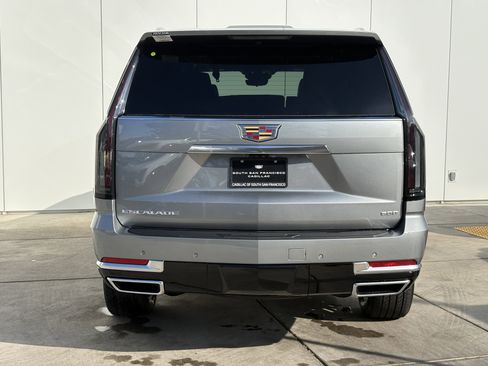 New 2026 Cadillac Escalade Luxury image 9