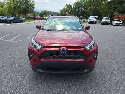 Used 2022 Toyota RAV4 XLE Premium AWD/4WD image 8