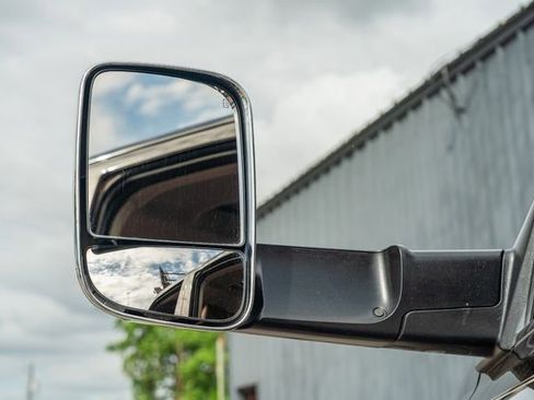 Used 2017 RAM 3500 Laramie Longhorn image 11