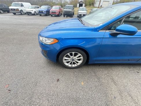 Used 2020 Ford Fusion SE image 10