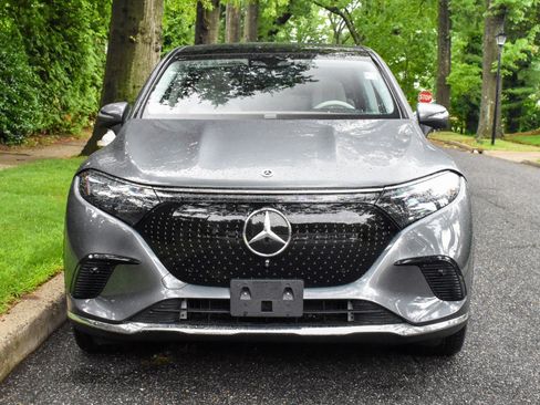 Used 2023 Mercedes-Benz EQS 450+ SUV image 11
