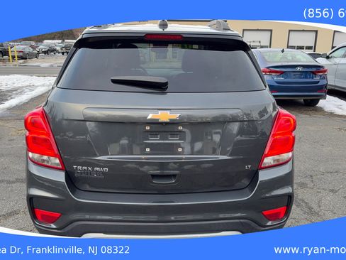 Used 2018 Chevrolet Trax LT w/ LT Convenience Package image 7