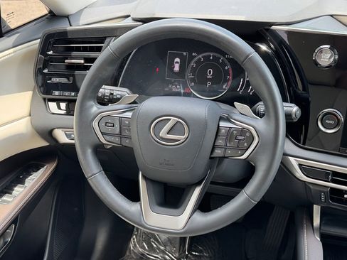 Used 2024 Lexus RX 350 FWD w/ Technology Package image 28