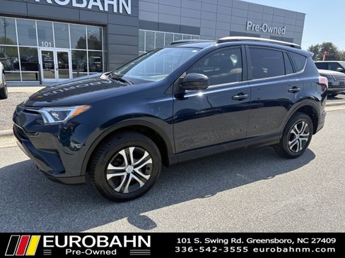 Used 2018 Toyota RAV4 LE image 25