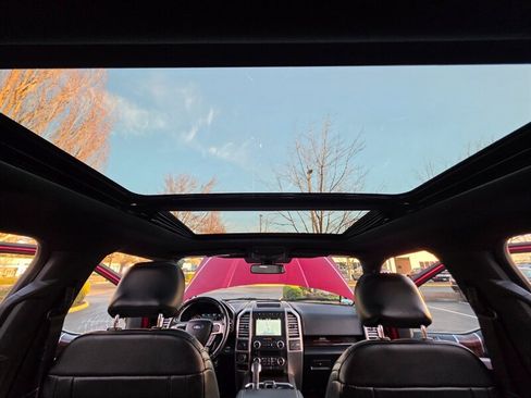 Used 2017 Ford F150 Platinum w/ Equipment Group 701A Luxury image 17