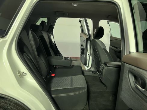 Used 2021 Nissan Rogue SV image 24