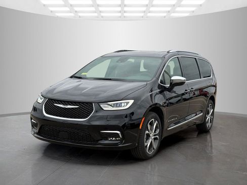 New 2026 Chrysler Pacifica Pinnacle w/ Trailer Tow Group image 7
