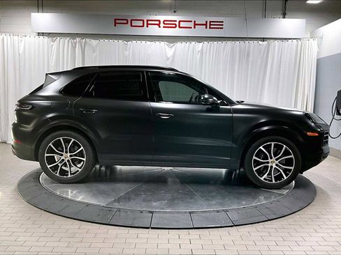 Used 2024 Porsche Cayenne image 11