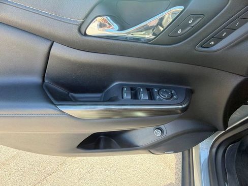 Used 2023 GMC Acadia SLT w/ Elevation Edition AWD/4WD image 31