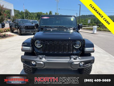 New 2025 Jeep Gladiator Sport image 30