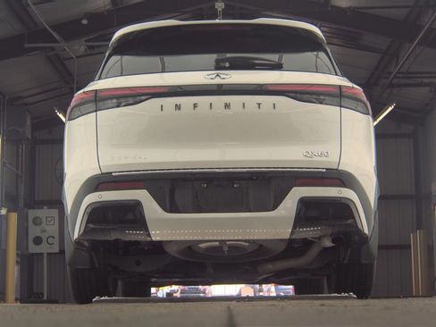 Used 2023 INFINITI QX60 Luxe w/ Vision Package image 8