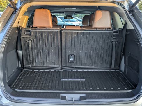 Certified 2025 Toyota Highlander Limited image 14