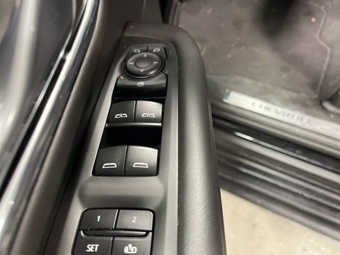 Used 2024 Chevrolet Suburban LT image 24