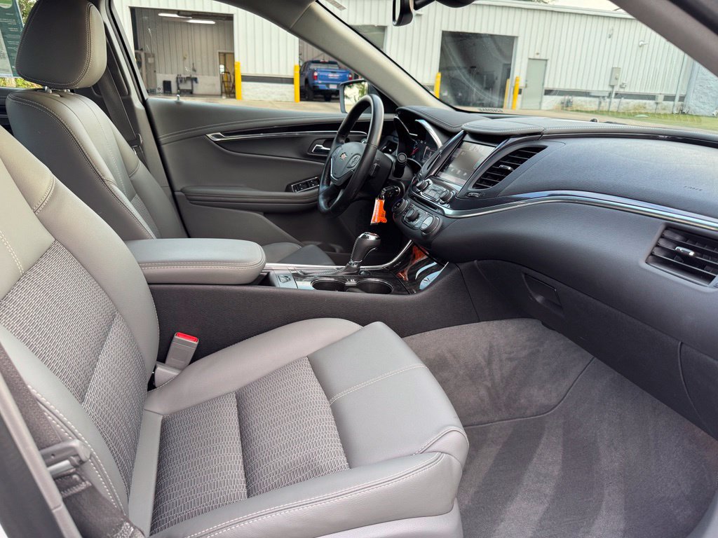 Certified 2015 Chevrolet Impala LT w/ Convenience Package FWD image 29