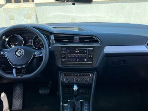 Used 2021 Volkswagen Tiguan S image 30