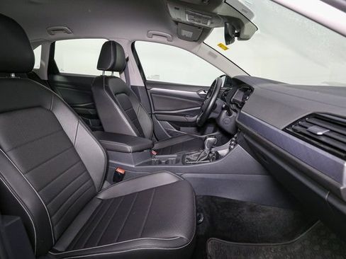 Used 2023 Volkswagen Jetta SE image 16