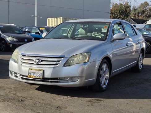 Used 2006 Toyota Avalon XLS FWD image 3