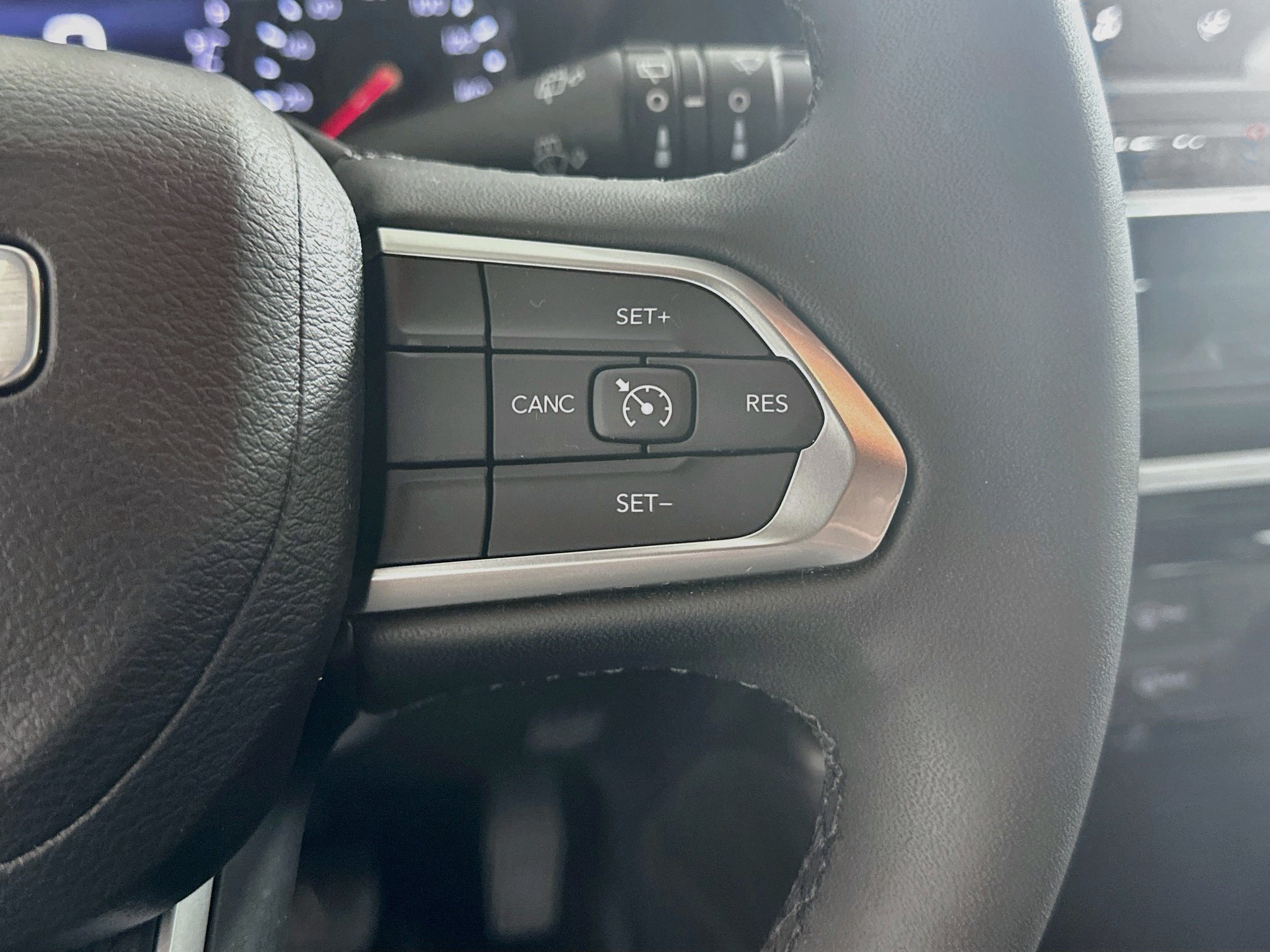 Used 2026 Jeep Compass Latitude AWD/4WD image 13
