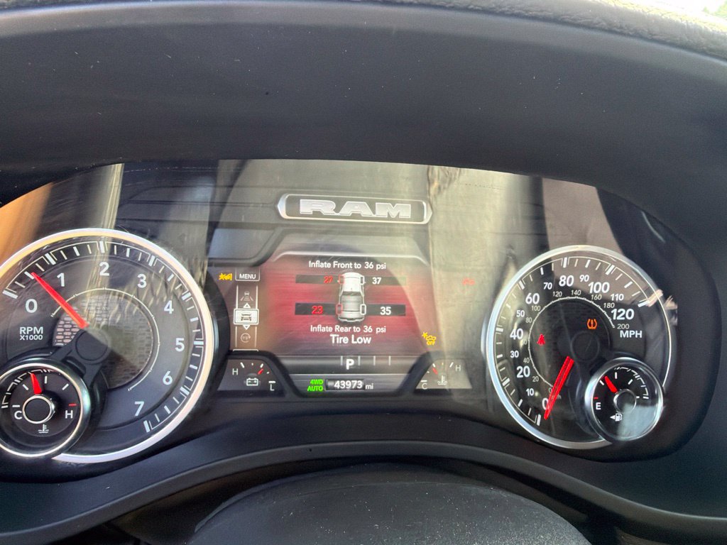 Used 2025 RAM 1500 Laramie AWD/4WD image 17