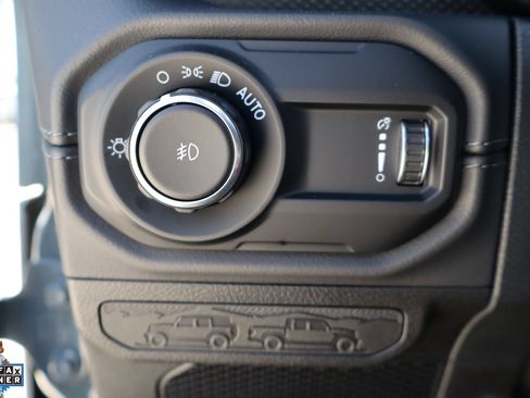 Used 2025 Jeep Wrangler Unlimited Rubicon 392 AWD/4WD image 13