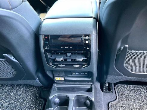 New 2026 Jeep Grand Cherokee L Limited AWD/4WD image 16