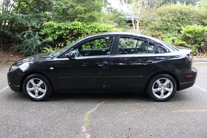 Used 2004 MAZDA MAZDA3 s w/ Moonroof & 6-CD Pkg FWD image 13