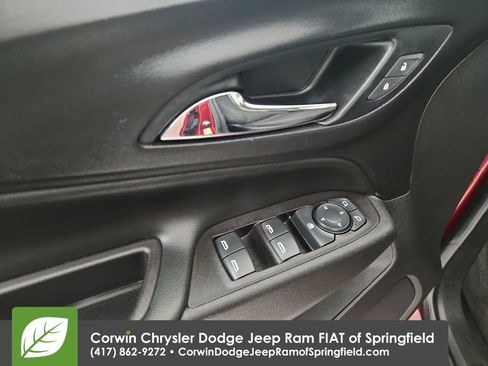 Used 2021 Chevrolet Equinox LT FWD image 21