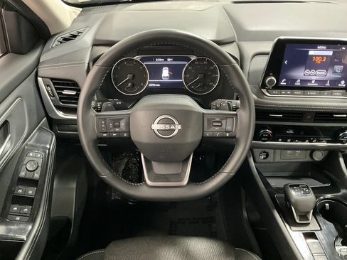 Used 2025 Nissan Rogue SV AWD/4WD image 7