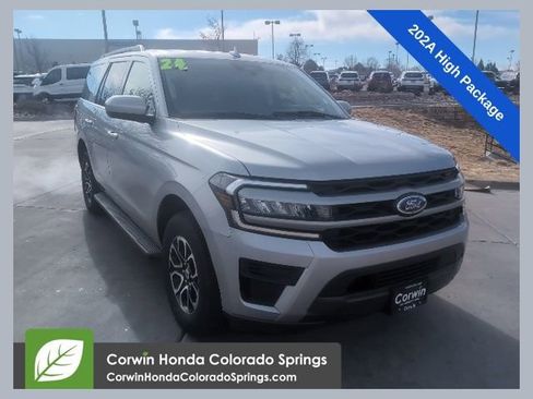 Used 2024 Ford Expedition XLT image 1