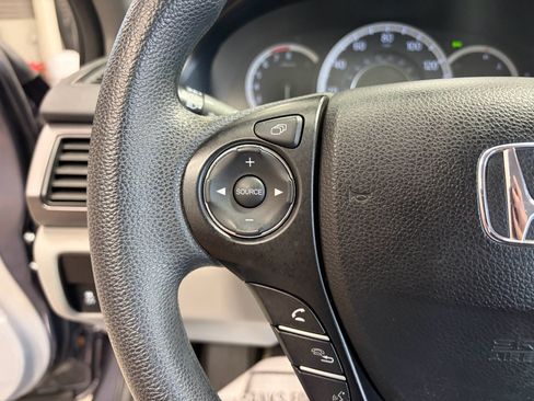 Used 2013 Honda Accord LX image 11