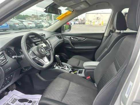 Used 2020 Nissan Rogue SV AWD/4WD image 9