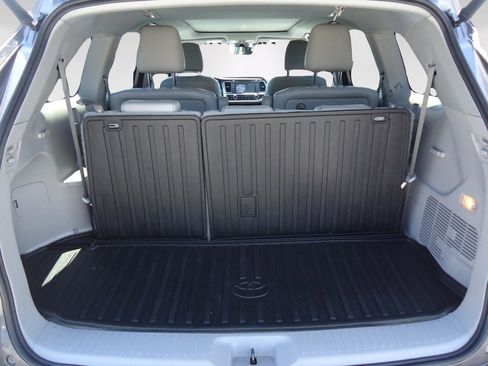 Used 2018 Toyota Highlander Limited Platinum AWD/4WD image 34